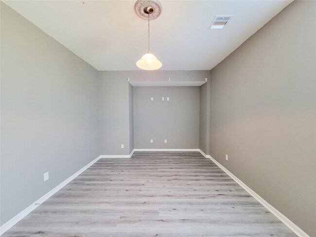 Building Photo - 14202 Persimmon Woods Dr