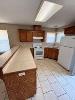 Building Photo - 302 W Amy Dr