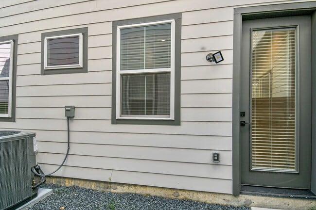 Building Photo - 4510 Old Yale St