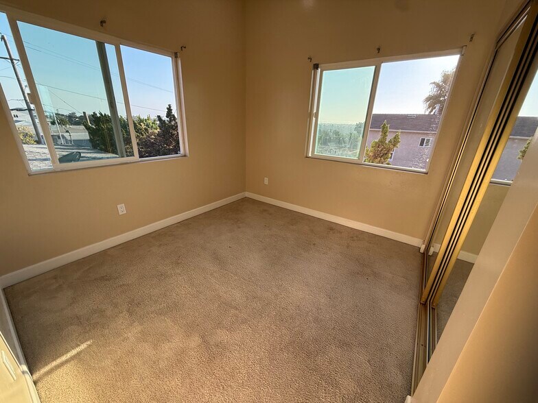 Building Photo - 5448 Mary Lane Dr