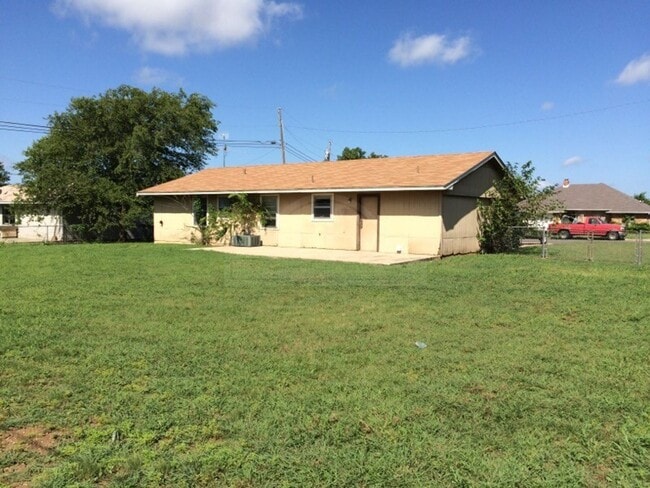 Building Photo - 6702 Wagon Wheel Dr