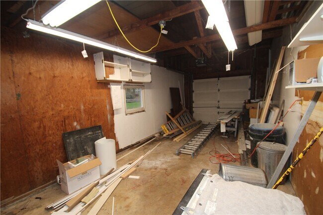 Building Photo - 34 Bright Oaks Dr
