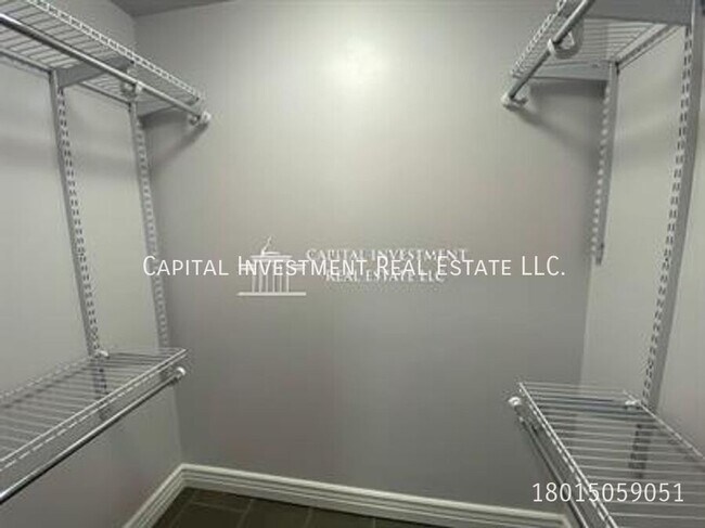 Building Photo - 2626 S 1700 E