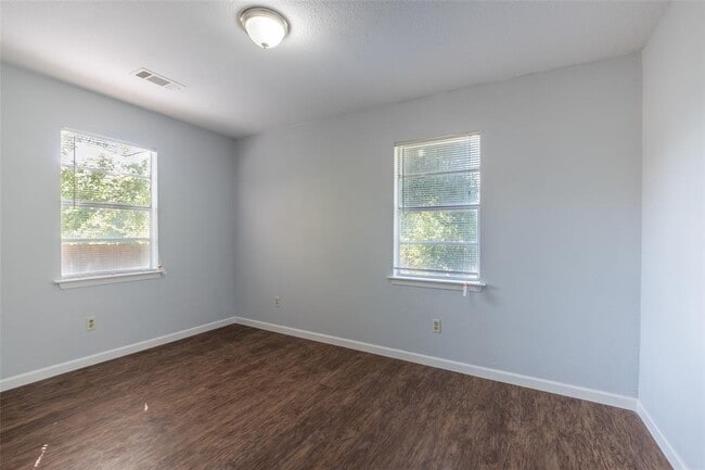 Building Photo - 606 West St