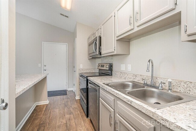 Building Photo - 6165 Meadow Rose Ln