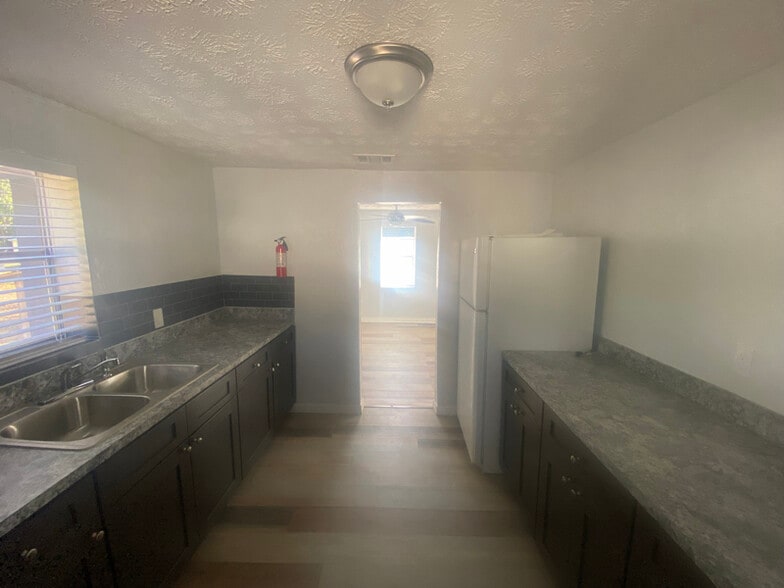 Building Photo - 1541 McCollum St