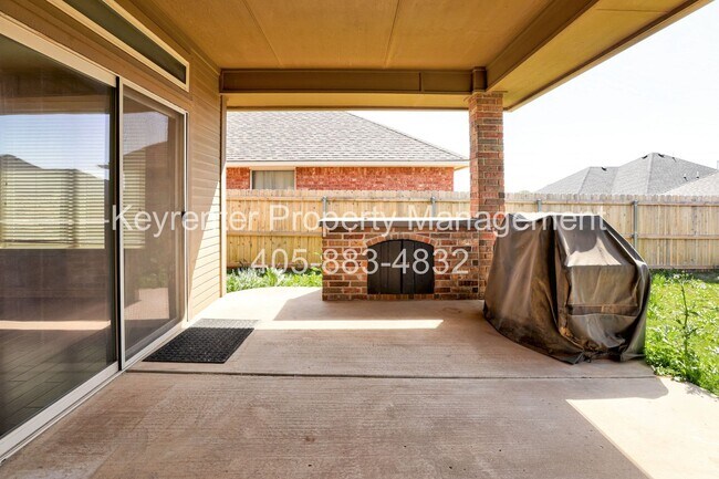 Building Photo - * * * $250 Move-in Special * * * Charming 3-Bedroom / 2-Bathroom Home! * * * $250 Move-in Special...