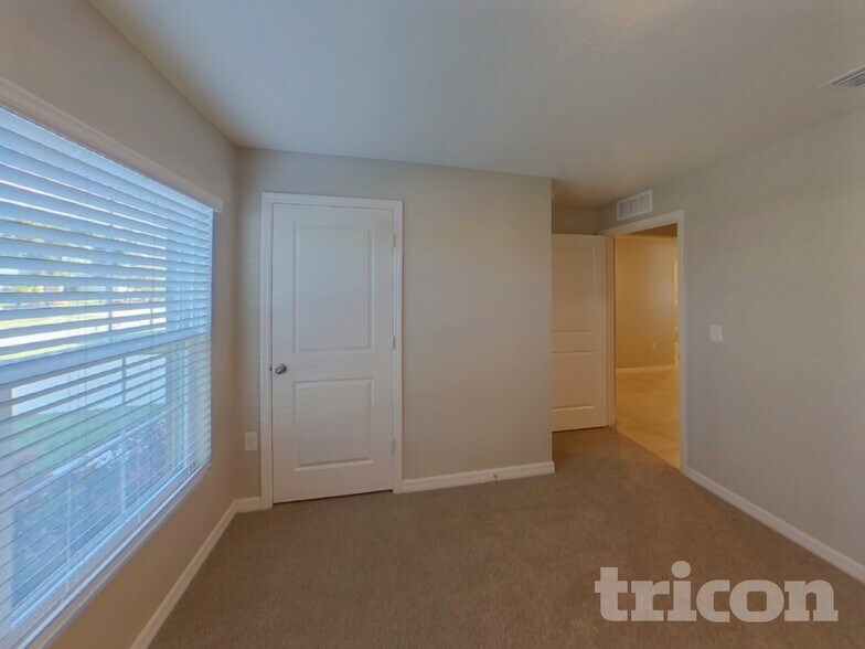 Building Photo - 2007 12th St SE