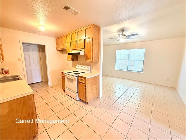 Building Photo - 1703 Taylor St