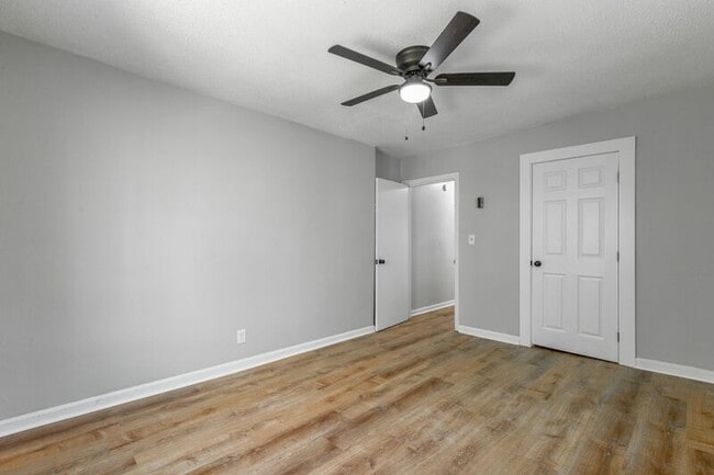 Building Photo - 1010 Glenwood Dr