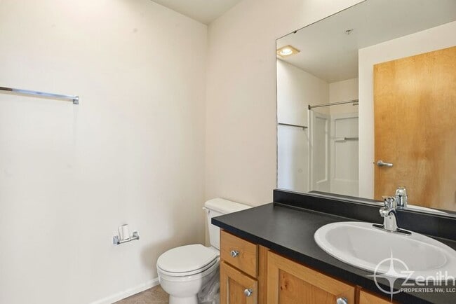 Building Photo - 701 Columbia St