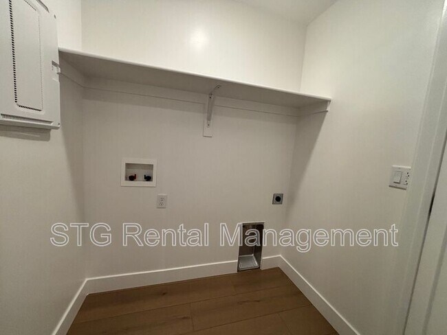 Building Photo - 3963 Fossil Way