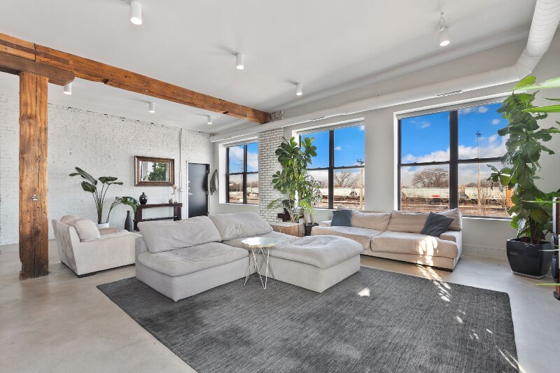 Building Photo - 2419 W 14th St