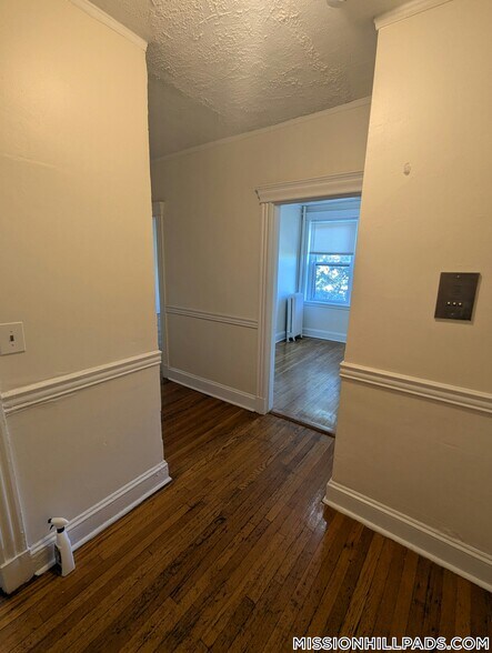 Building Photo - 360 Riverway