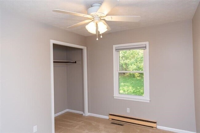 Building Photo - Rare Find... Detached Single Family Home in Purcell Park!