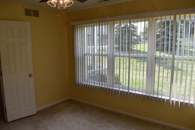 Building Photo - 1462 Millbrook Trail