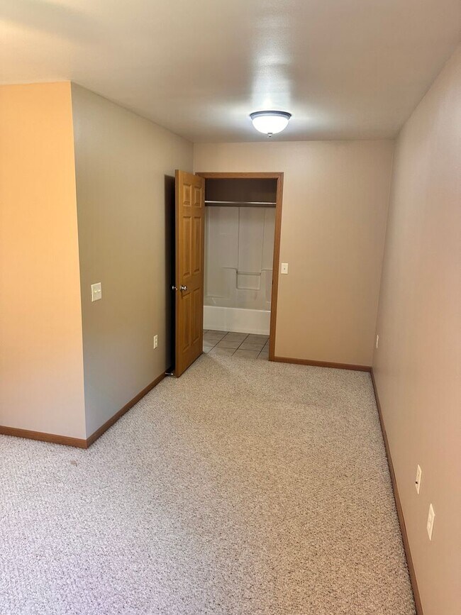 Building Photo - 3566-3572 East Meadows Place