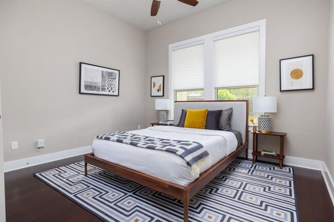 Building Photo - 5206 Woodrow Ave