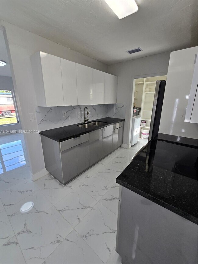 Building Photo - 1320 NE 211th Terrace