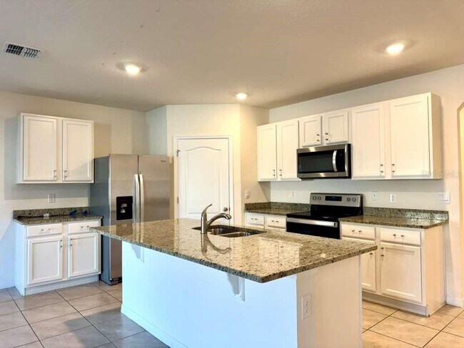 Building Photo - 6833 Cranes Roost Rd