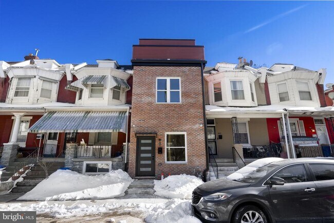 Building Photo - 458 W Earlham Ter