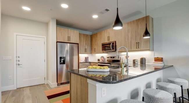 Building Photo - 23233 Western Centre Dr