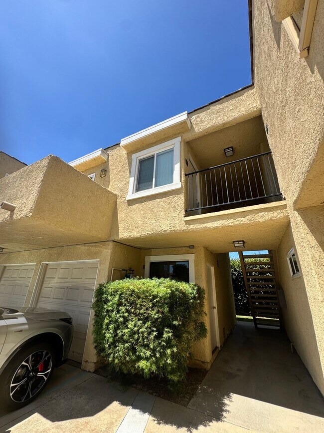 Building Photo - 17762 Paseo Cir