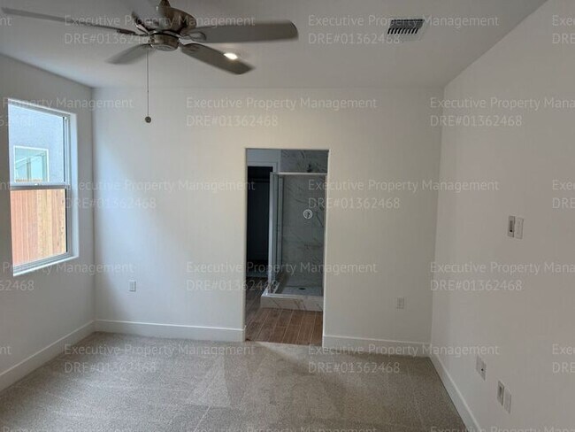 Building Photo - Newly constructed 3 bedroom/ 3 bathroom ho...