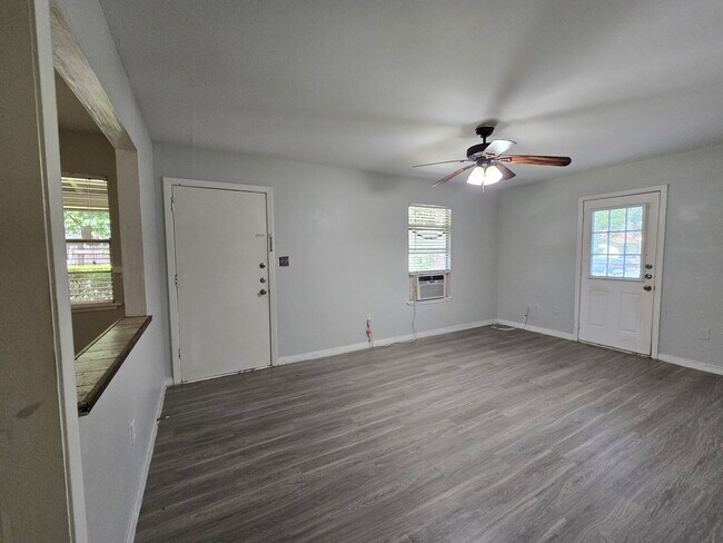 Building Photo - 4708 Red River St