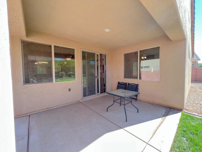 Building Photo - 1775 N Overland Trails Dr
