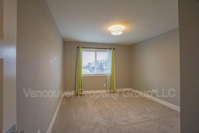 Building Photo - 11805 NE 108th St