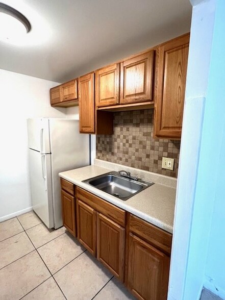 Building Photo - 241 SE 10th Ave