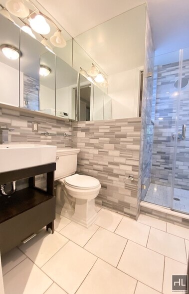 Building Photo - BARROW ST.