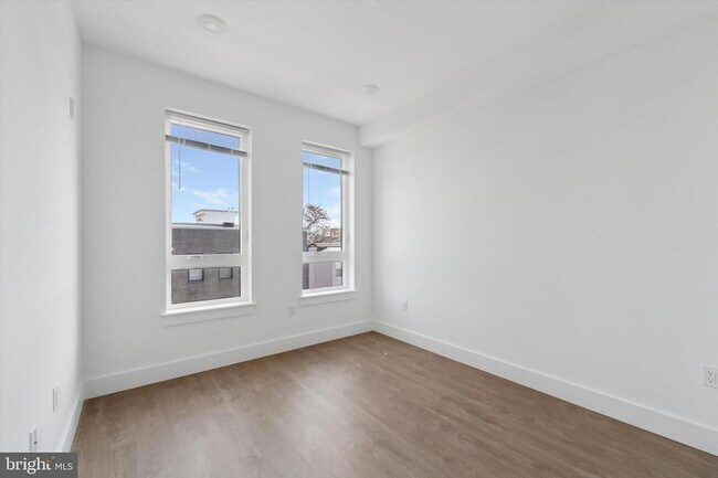 Building Photo - 2520 N Front St