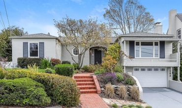 Building Photo - Beautiful Home in Upper Oakmore!