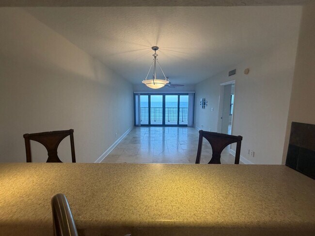 Building Photo - Ocean Front Condo Rental