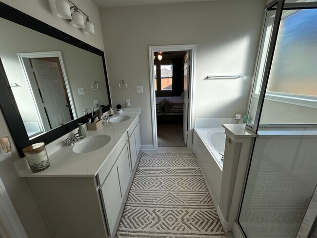 Building Photo - 2972 Golden Dust Dr