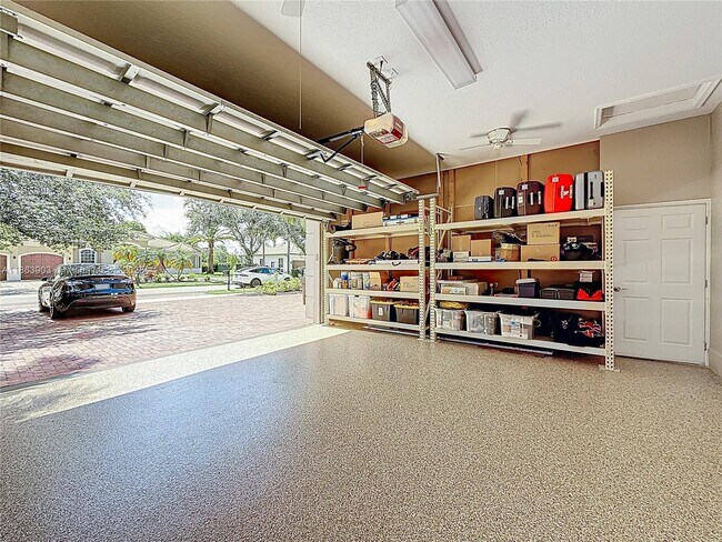 Building Photo - 4268 SW 141st Ave