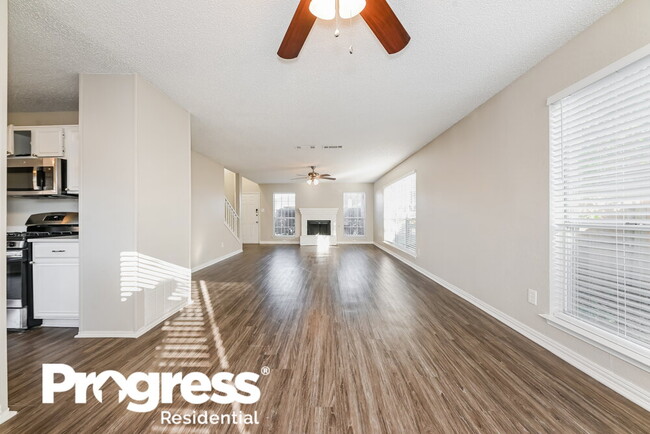 Building Photo - 2843 Red Oak Dr