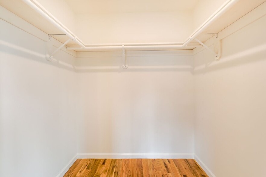 Building Photo - 255 Chadwick Ave