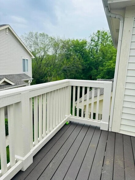 Deck - 6363 Commonwealth Dr