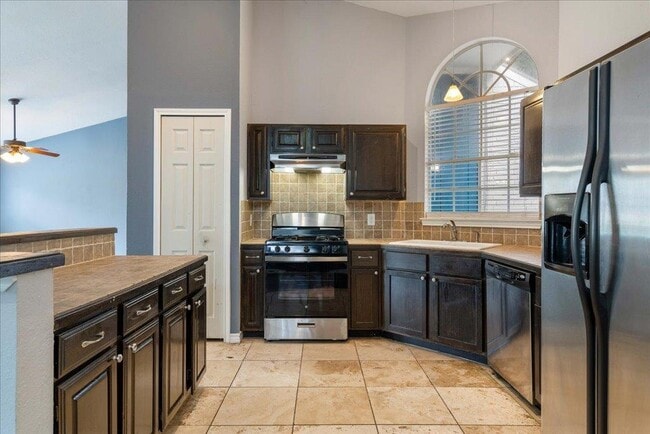 Building Photo - 2205 Cedar Branch Dr