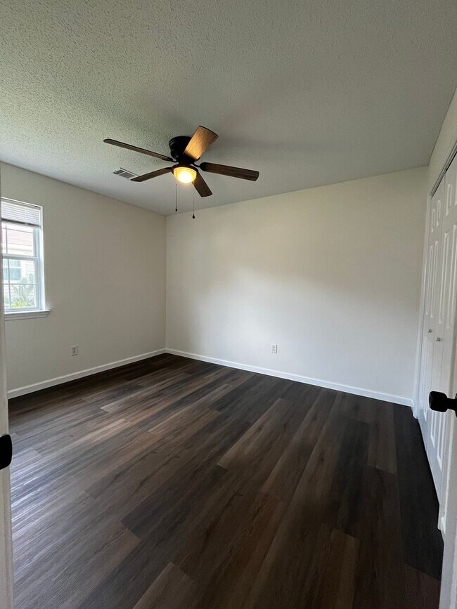 Building Photo - 318 Chadwyck Cir