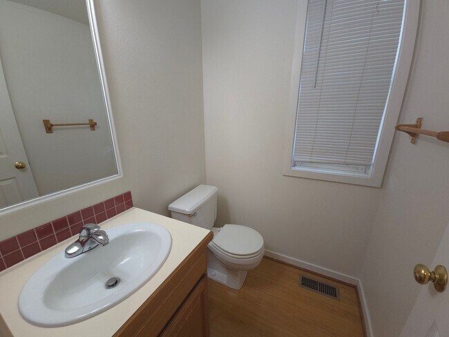 Building Photo - 2321 Grove St