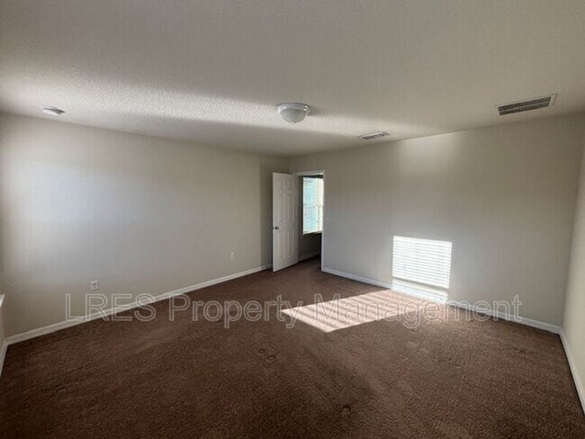 Building Photo - 251 Domus Ln