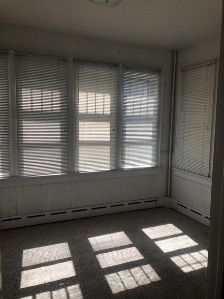 sun room - 972 Goodrich Ave