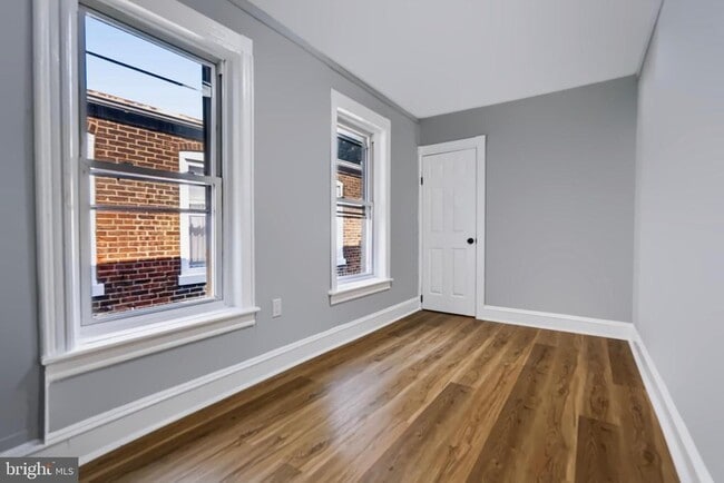 Building Photo - 309 Academy St