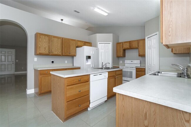 Building Photo - 1118 Chesterfield Ct