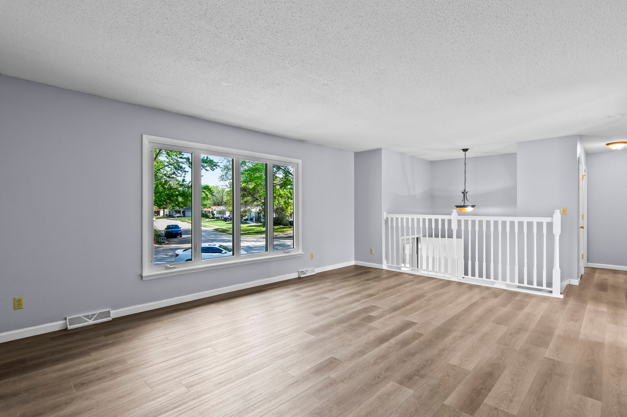 Building Photo - 204 Saxon Dr