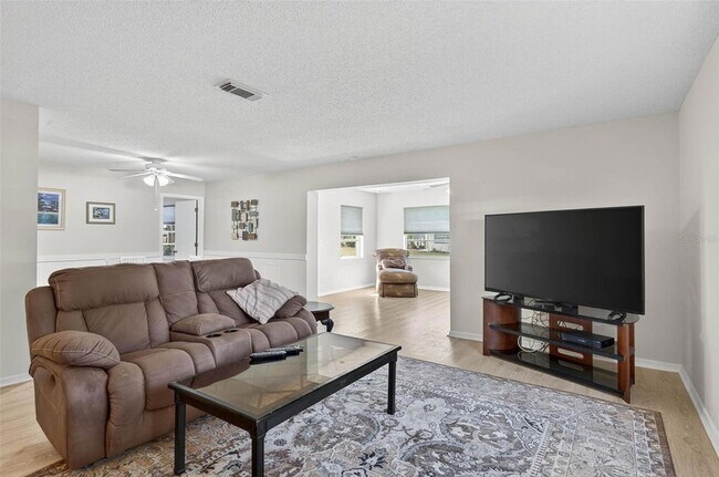 Building Photo - 2113 Hailstone Cir